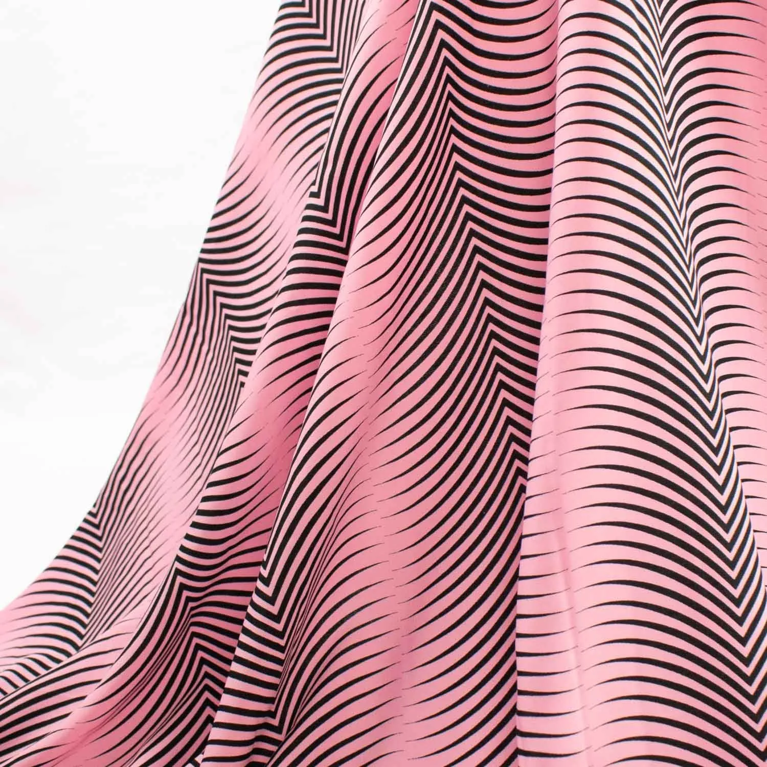 Printed Crepe Abstract Wavy Pink