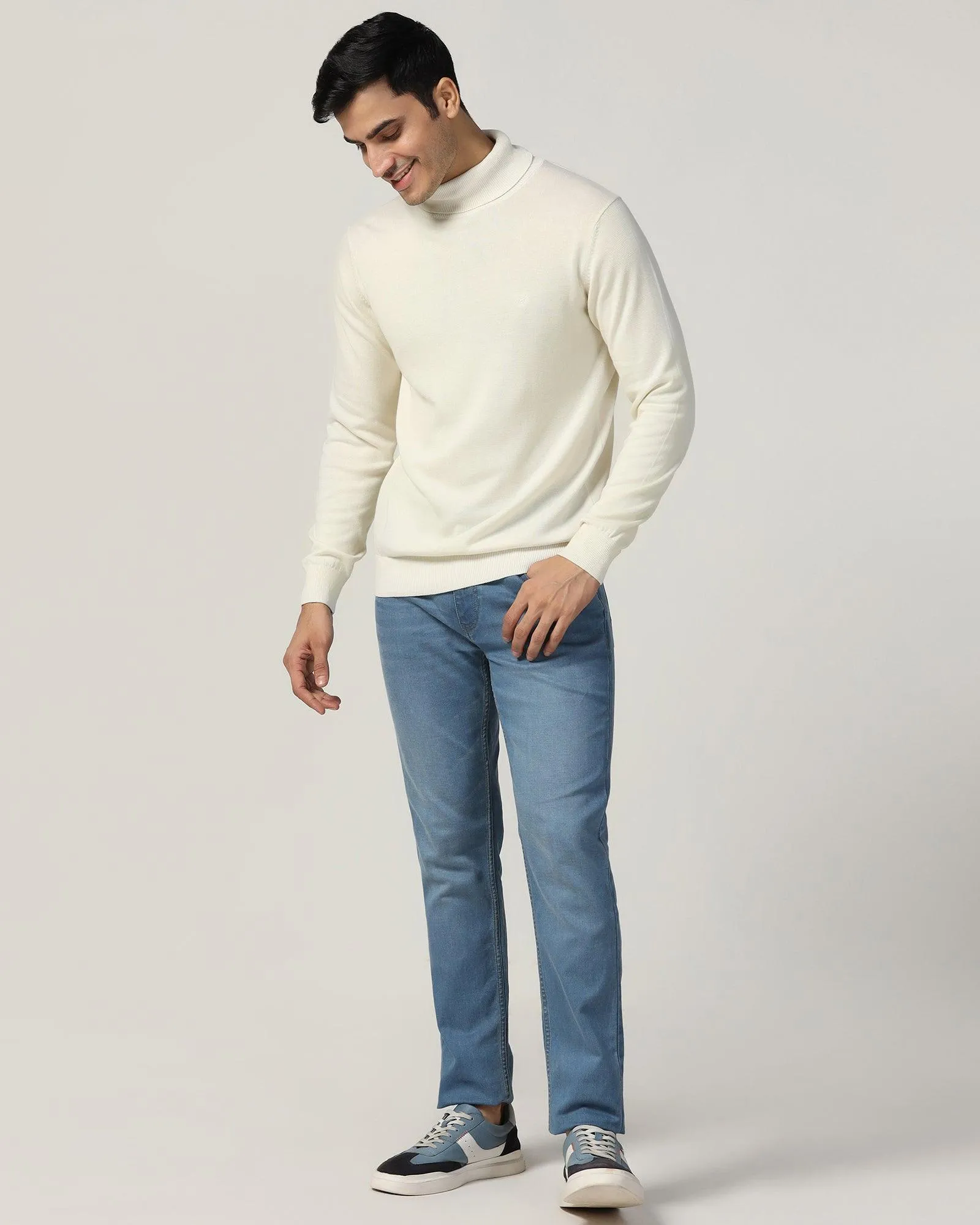 Turtle Neck Off White Solid Sweater - Lake