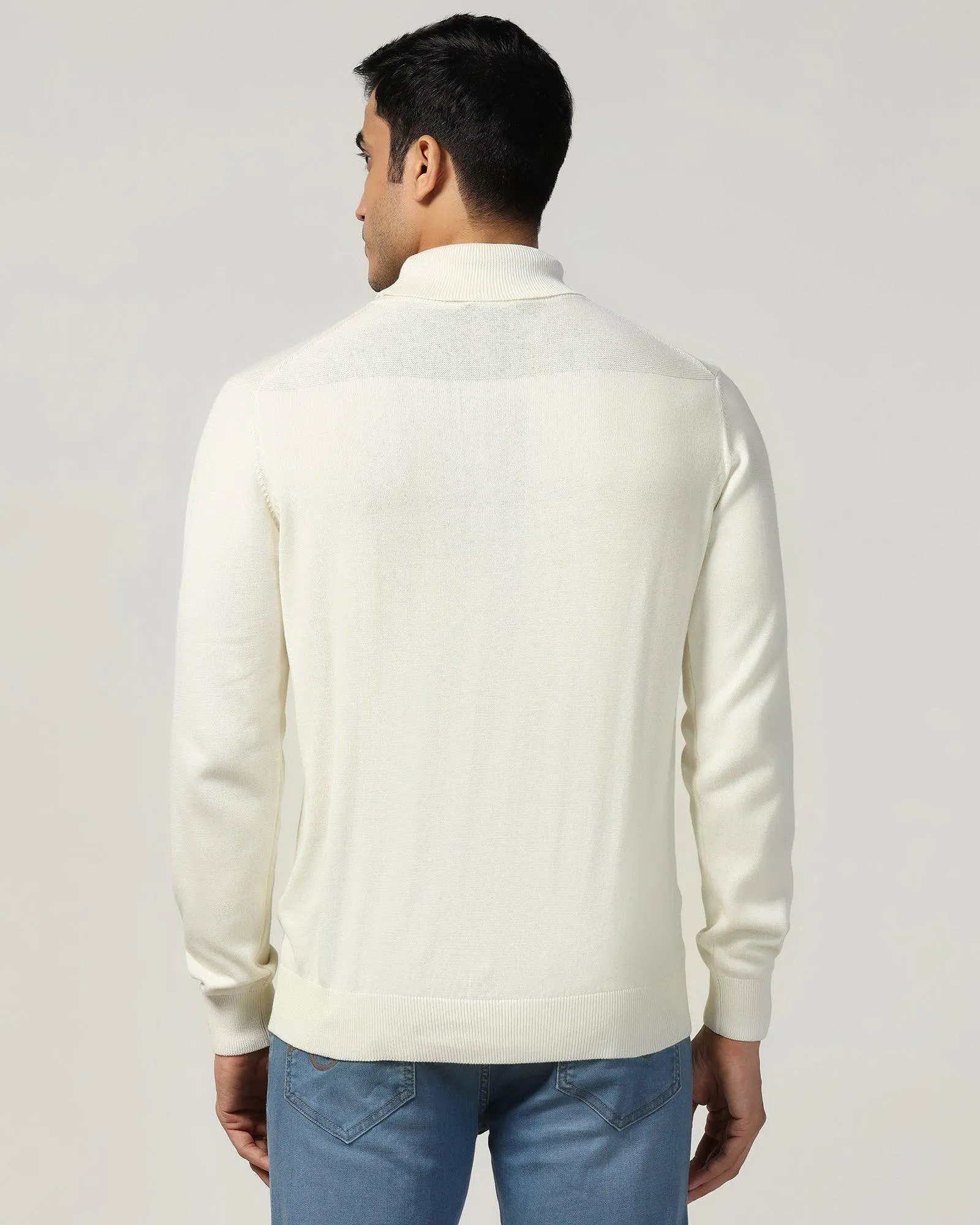 Turtle Neck Off White Solid Sweater - Lake