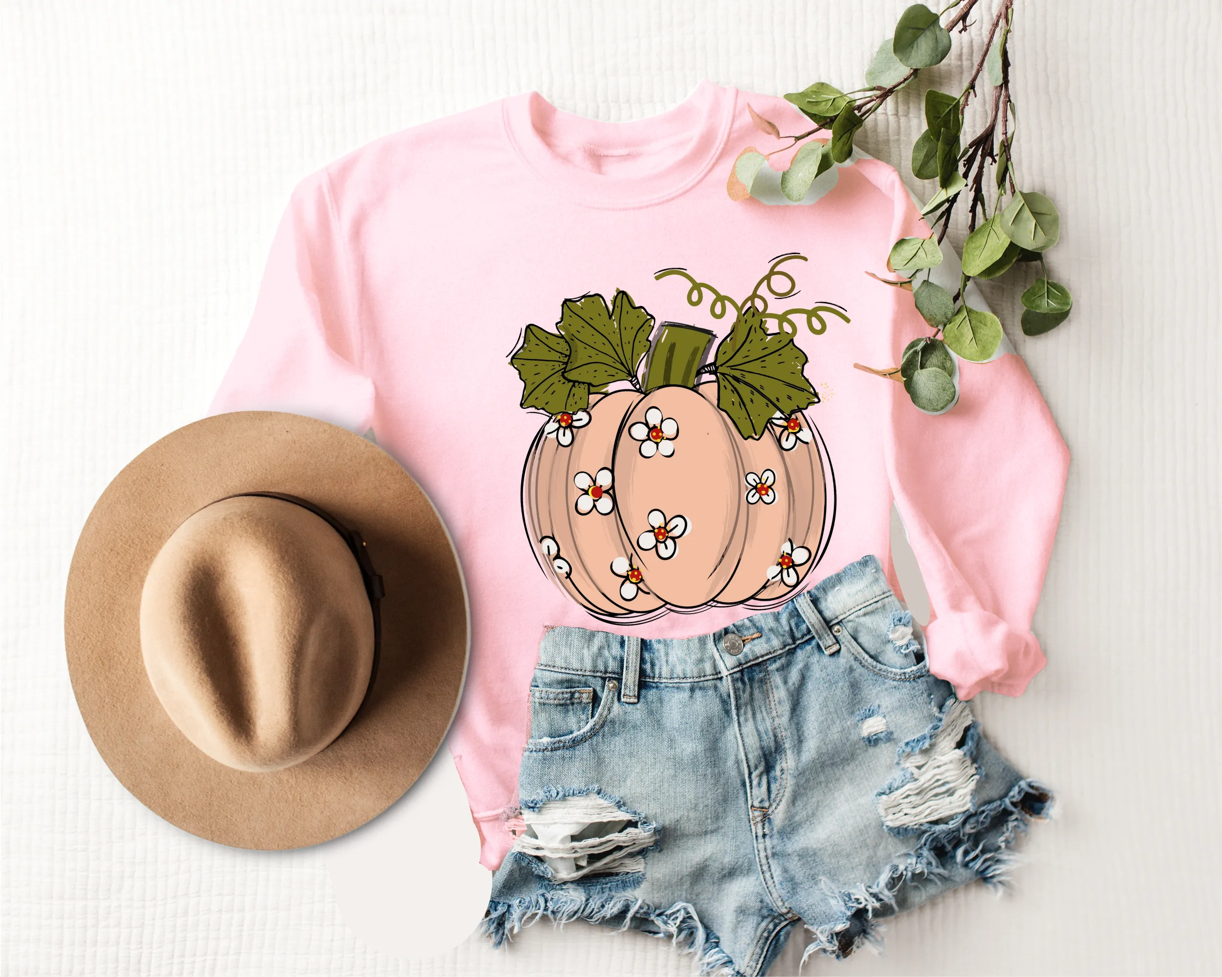 Women's Fall Hand Drawn Pumpkin Design Pink Pumpkin with Daisies Pullover Sweatshirt